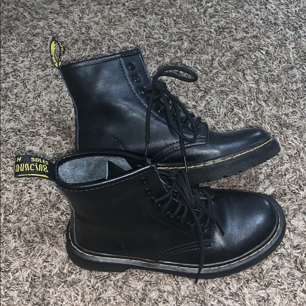black doc marten knockoffs